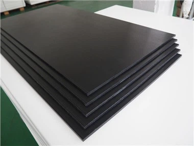 Lembaran Plastik Pom Hitam